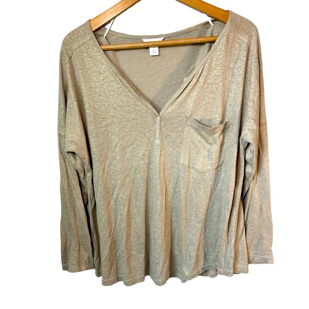 Caslon Gold Shimmer V-neck Long Sleeve Tee pocket. Linen blend Medium career